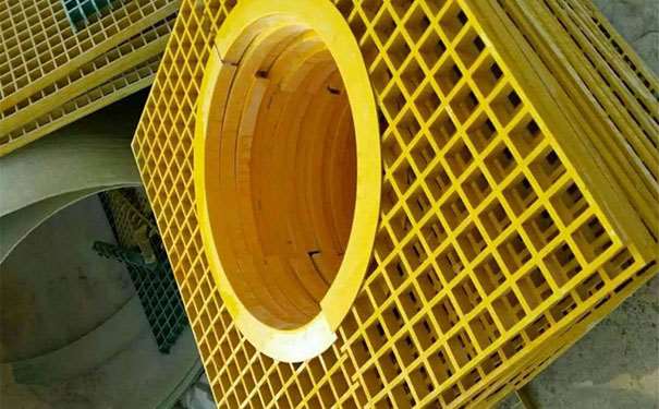 鋪設(shè)玻璃鋼格柵板