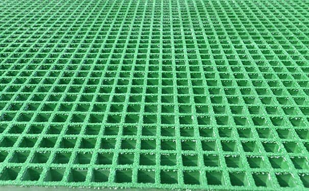 江陰君臣玻璃鋼格柵板隔離帶