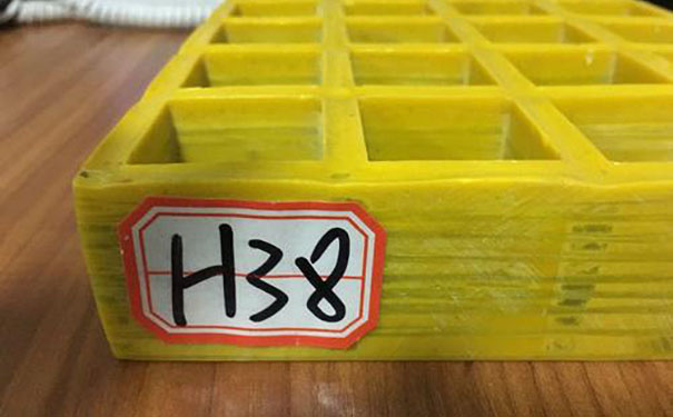 天津<a href=/geshan/44.html target=_blank class=infotextkey>玻璃鋼格柵板</a>